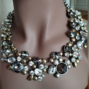 Statement Elegance - Gold-Toned Rhinestone Necklace (Preowned) ✨📿